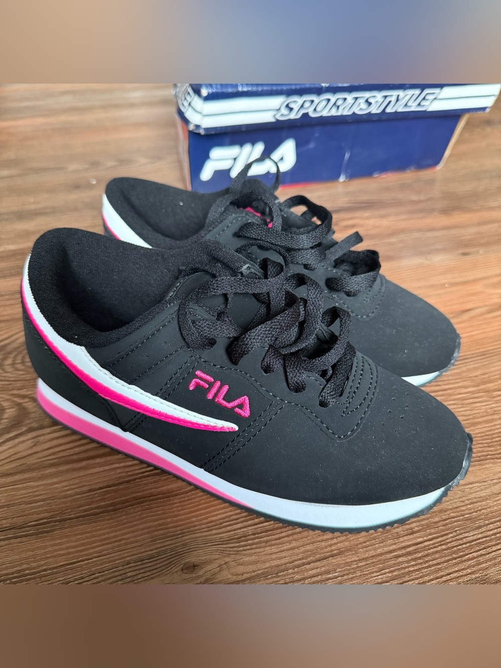 FILA Sneakers